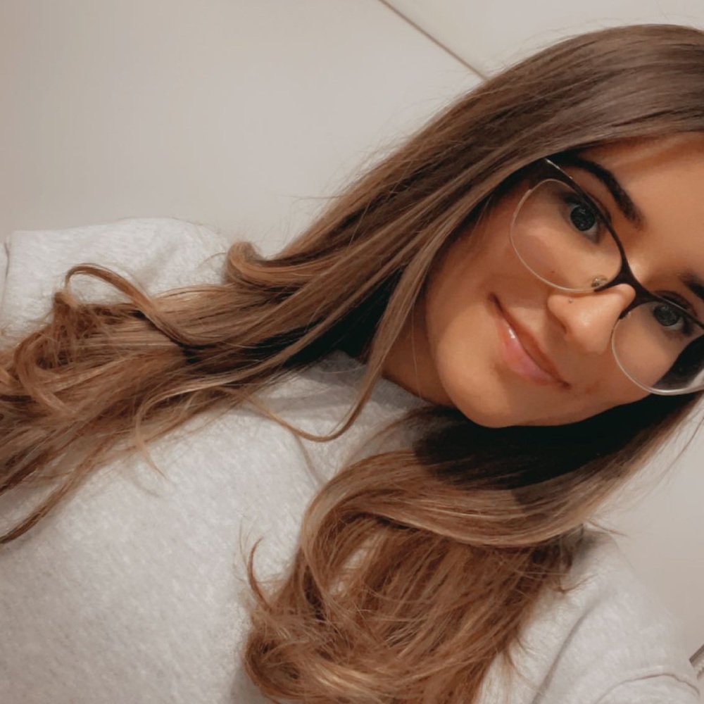 Meet your Posher, Dania